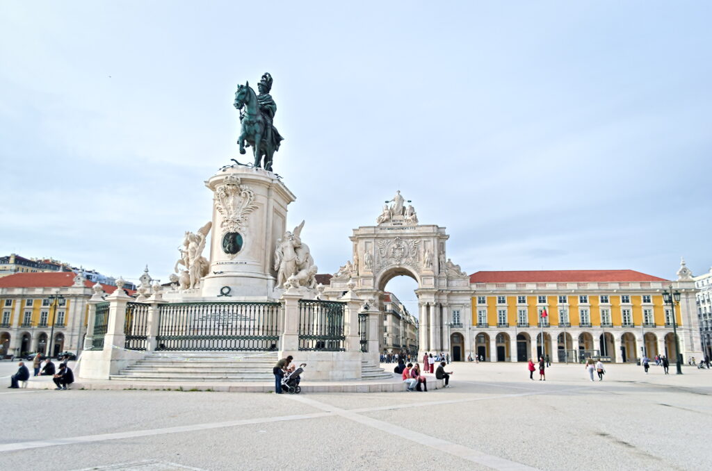 Corporate Seminar in Lisbon vs Barcelona: The Full Comparison - Lisbon Event Praça do Comércio